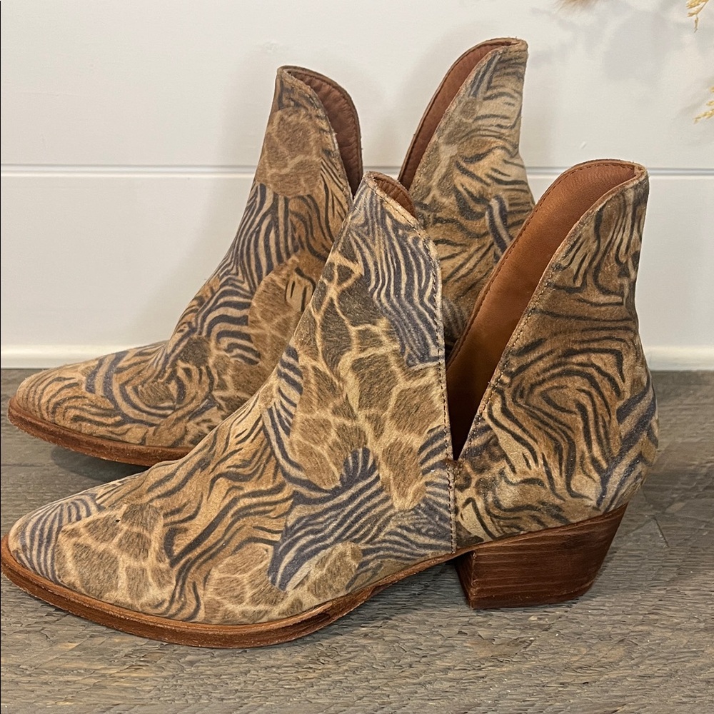 FP Movement by Free People Animal Charm Print Ankle Boots Size 38 - Picture 6 of 13